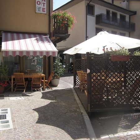 Albergo Leon Bianco 모지오 우디네세 외부 사진
